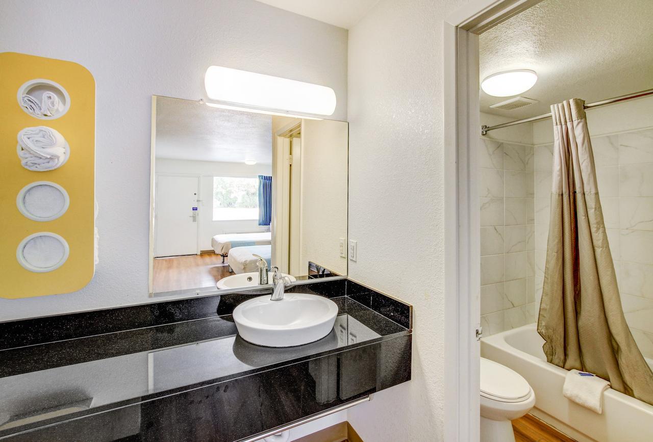 Motel 6 Waco - Lacy Lakeview Bellmead Exterior foto